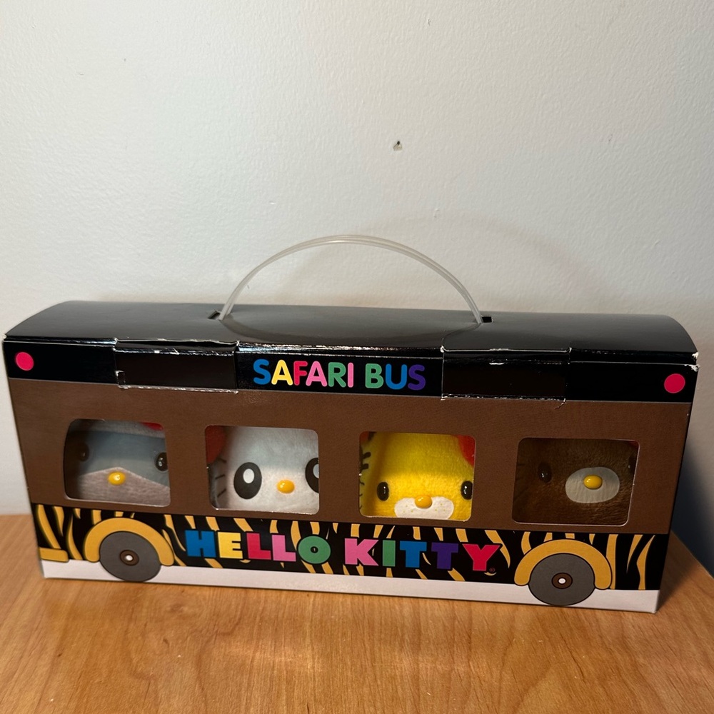2011 Sanrio Hello Kitty Safari Bus Plush Set, Plus FREE Sanrio gift 🎁